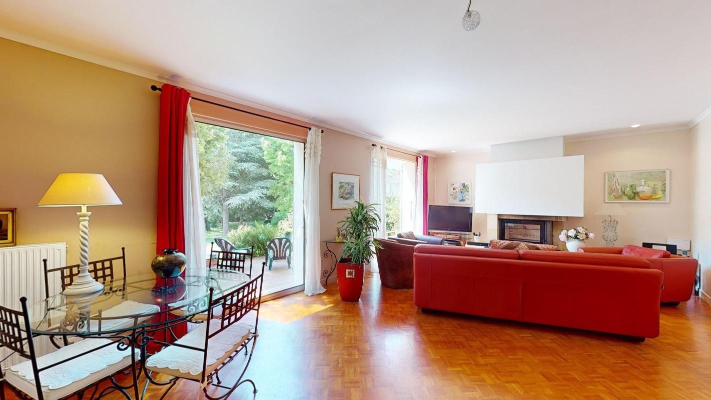 Vente Maison à Saint-Georges-de-Luzençon 11 pièces