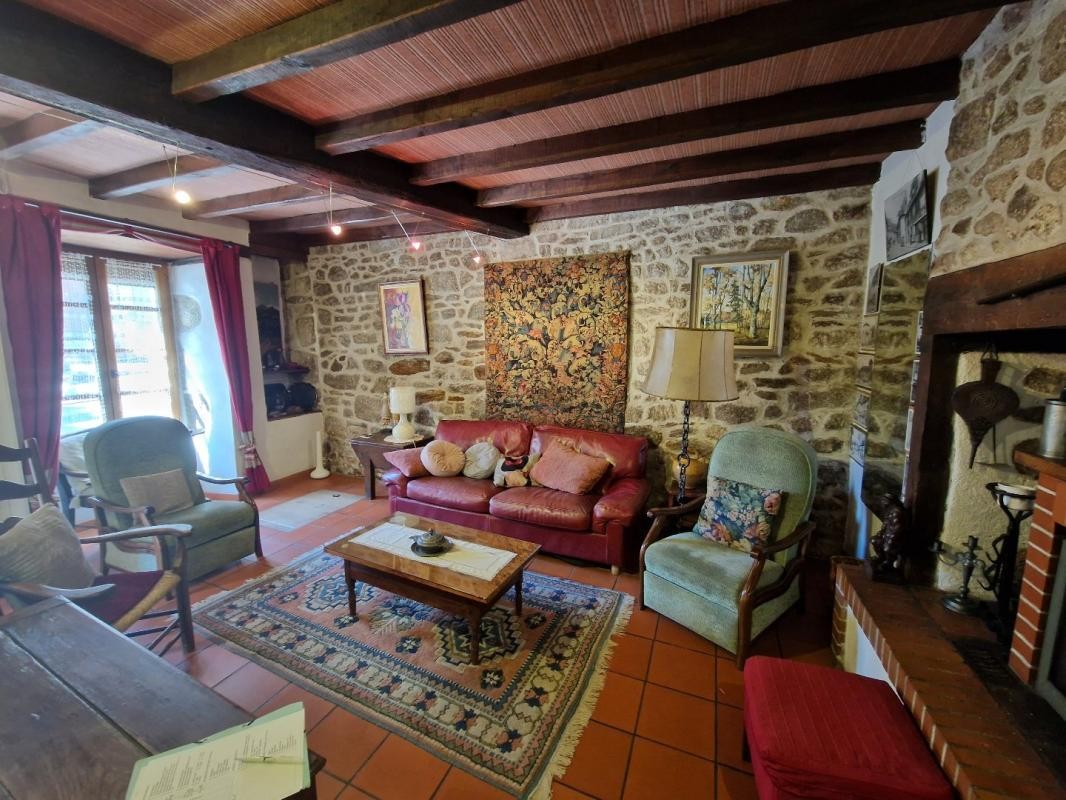 Vente Maison à Saint-Mamet-la-Salvetat 7 pièces