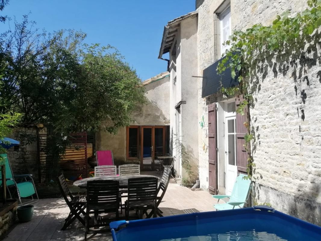 Vente Maison à Chef-Boutonne 9 pièces