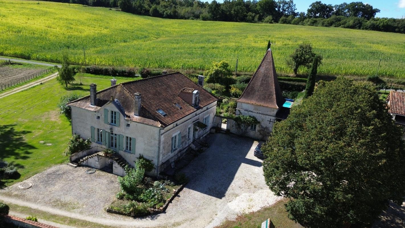 Vente Maison à Aubeterre-sur-Dronne 9 pièces