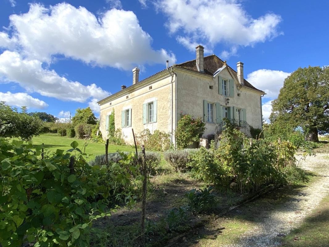 Vente Maison à Aubeterre-sur-Dronne 9 pièces