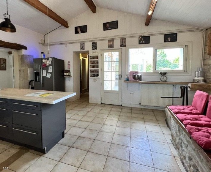 Vente Maison à Chef-Boutonne 10 pièces