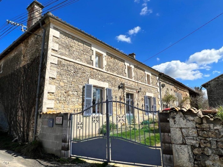 Vente Maison à Sauzé-Vaussais 5 pièces