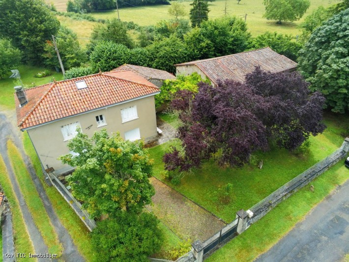 Vente Maison à Champagne-Mouton 4 pièces