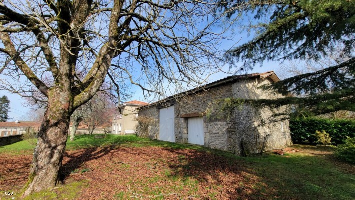 Vente Maison à Champagne-Mouton 4 pièces