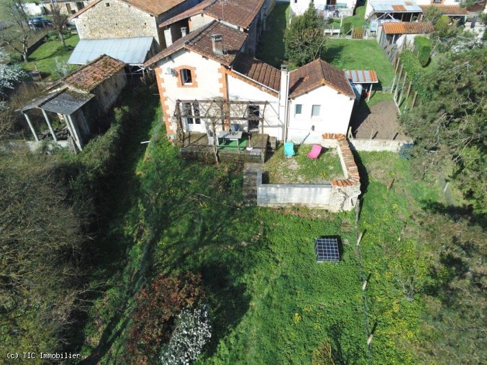 Vente Maison à Champagne-Mouton 4 pièces