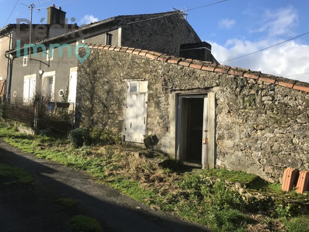 Vente Maison à Saint-Georges-de-Noisné 2 pièces