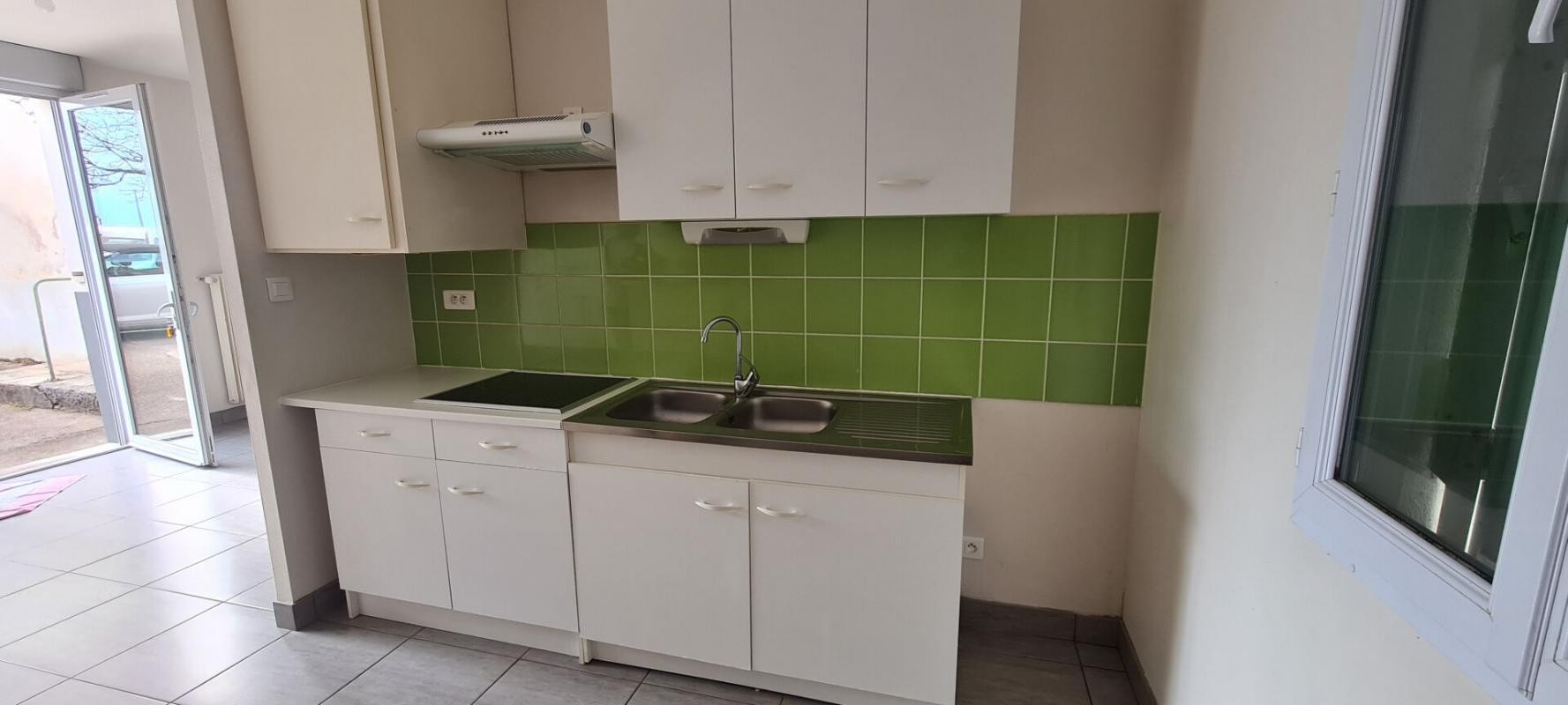 Location Appartement à Bézouotte 1 pièce