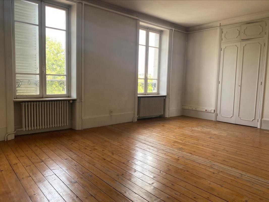 Vente Appartement à Lons-le-Saunier 9 pièces