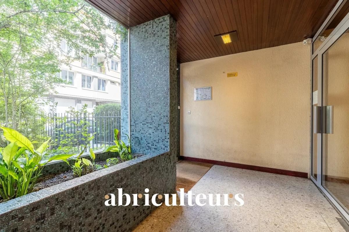 Vente Appartement à Paris Butte-Montmartre 18e arrondissement 1 pièce