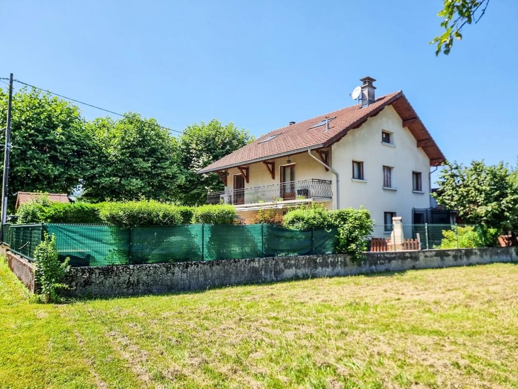 Vente Maison à Entre-deux-Guiers 12 pièces