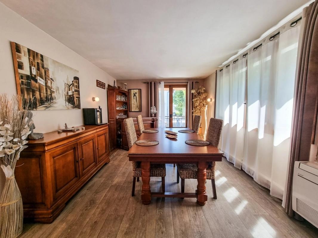 Vente Maison à Entre-deux-Guiers 12 pièces