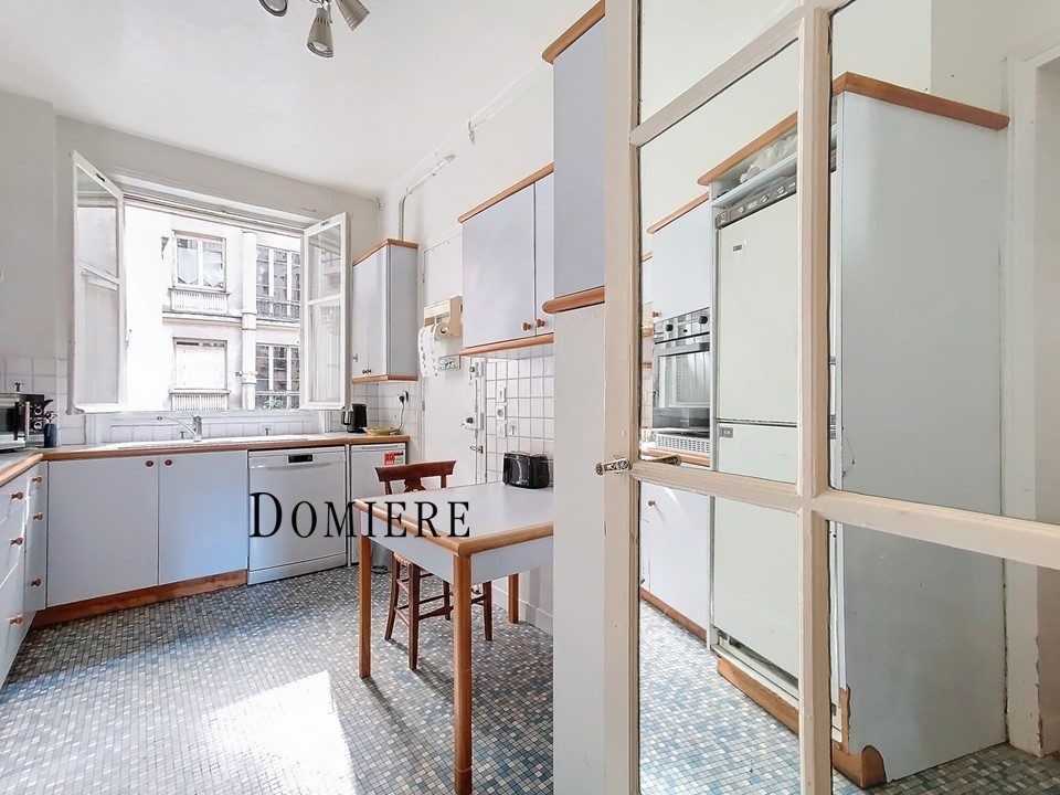 Vente Appartement à Paris Batignolles-Monceaux 17e arrondissement 5 pièces