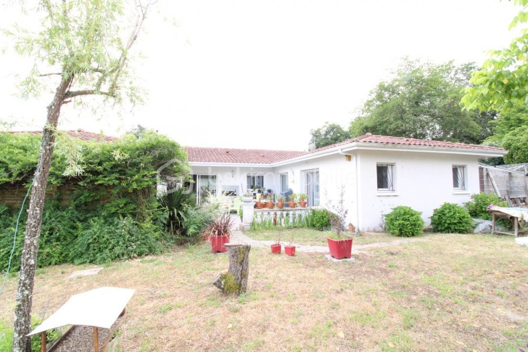 Vente Maison à Ygos-Saint-Saturnin 9 pièces