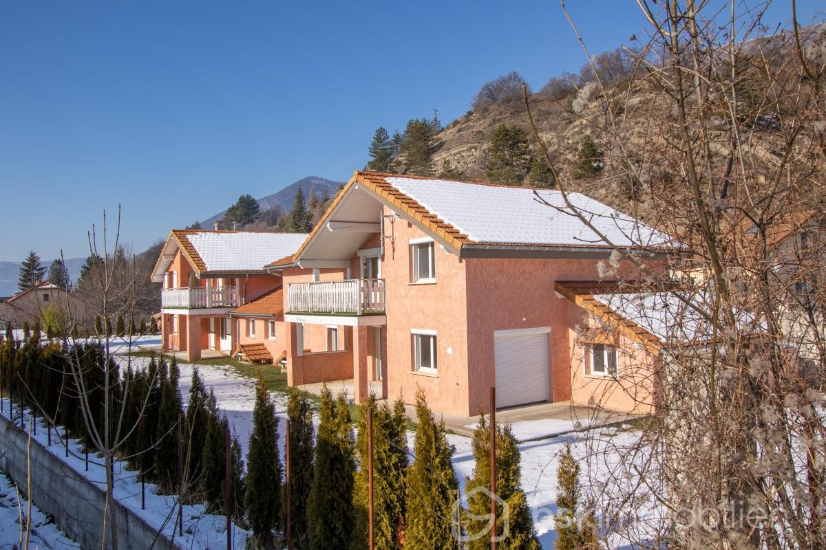 Vente Maison à la Roche-des-Arnauds 16 pièces