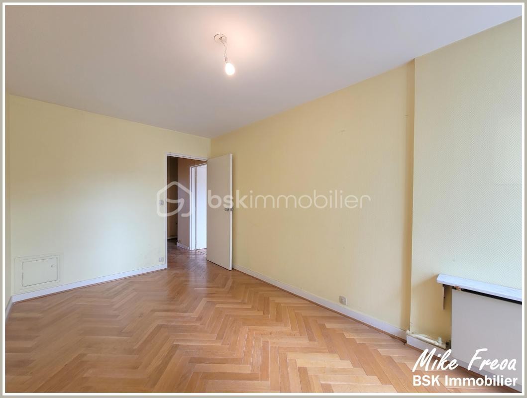 Vente Appartement à Paris Buttes-Chaumont 19e arrondissement 4 pièces