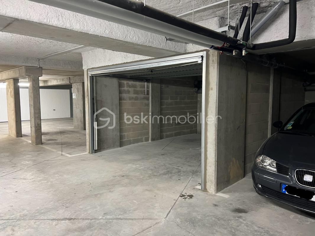 Location Garage / Parking à Ferrières-en-Brie 0 pièce