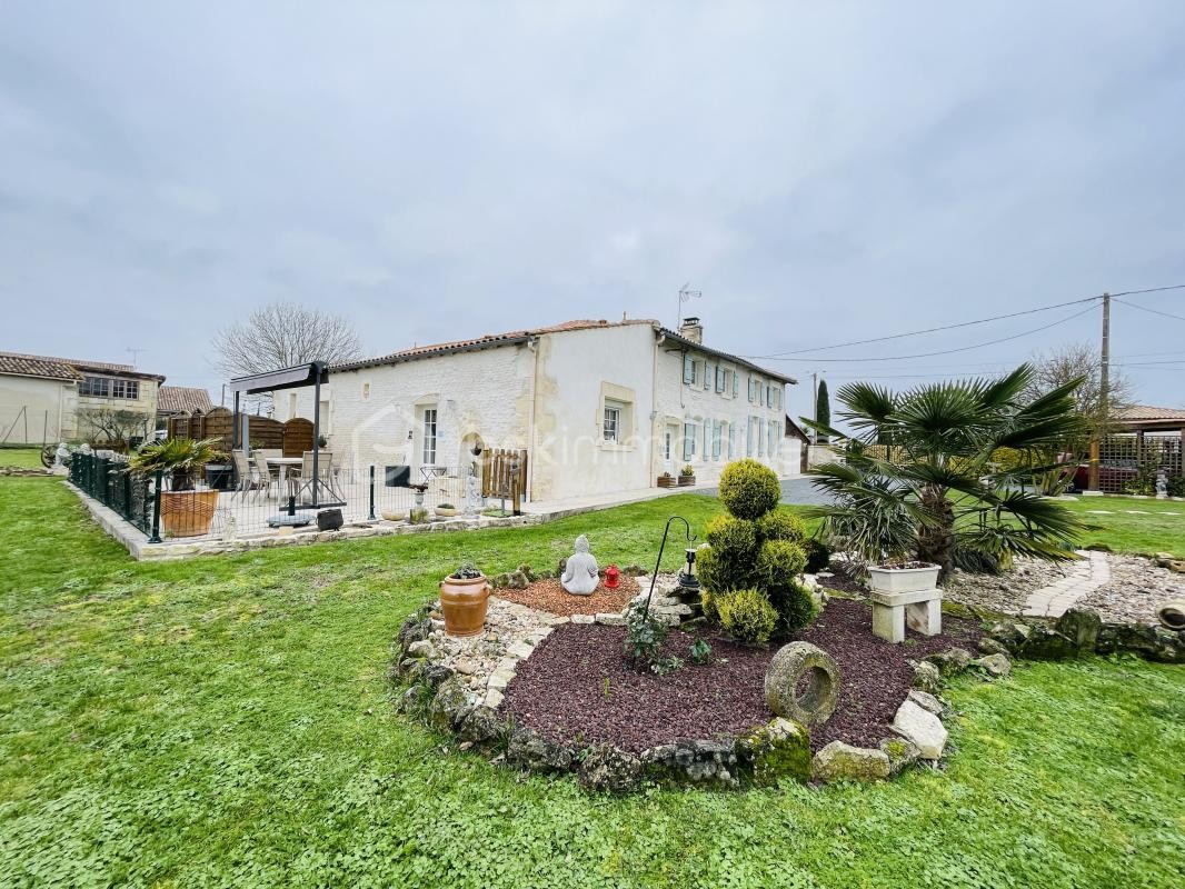 Vente Maison à Fontaines-d'Ozillac 9 pièces