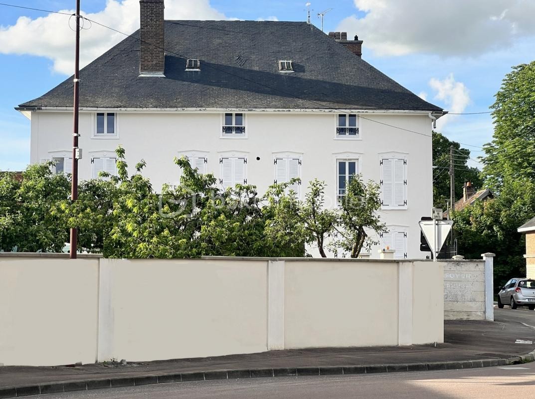 Vente Appartement à Saint-Julien-les-Villas 4 pièces