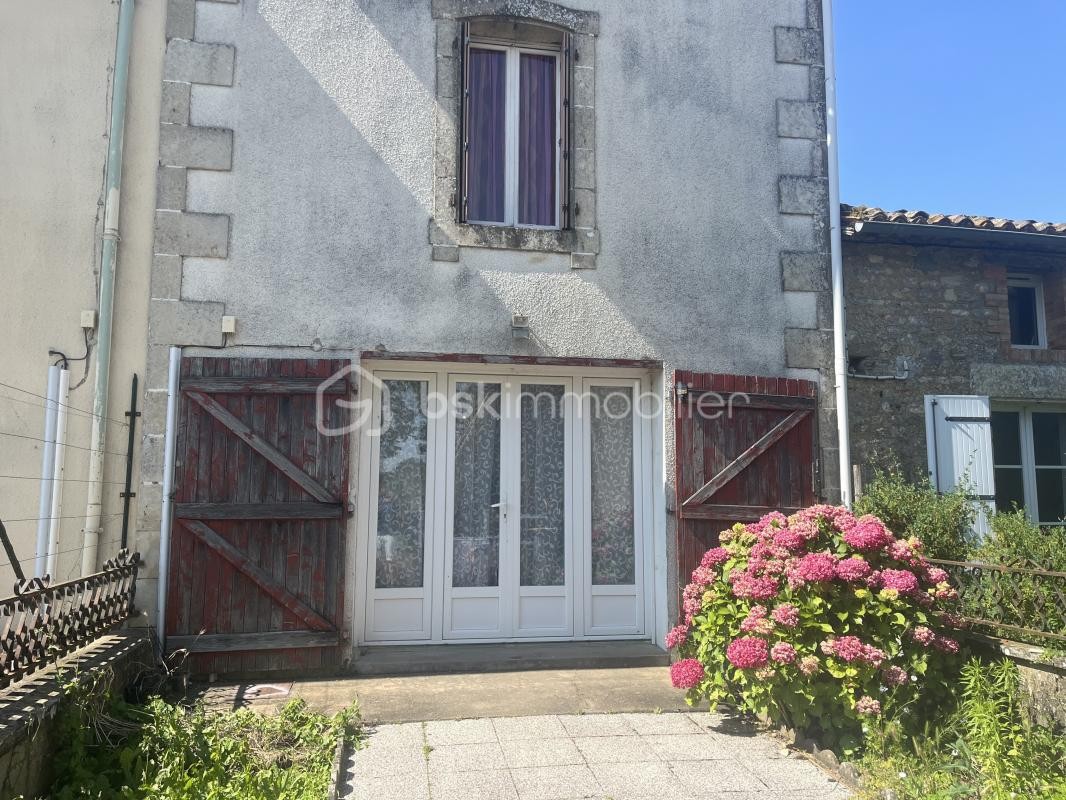 Vente Maison à Saint-Georges-de-Noisné 5 pièces