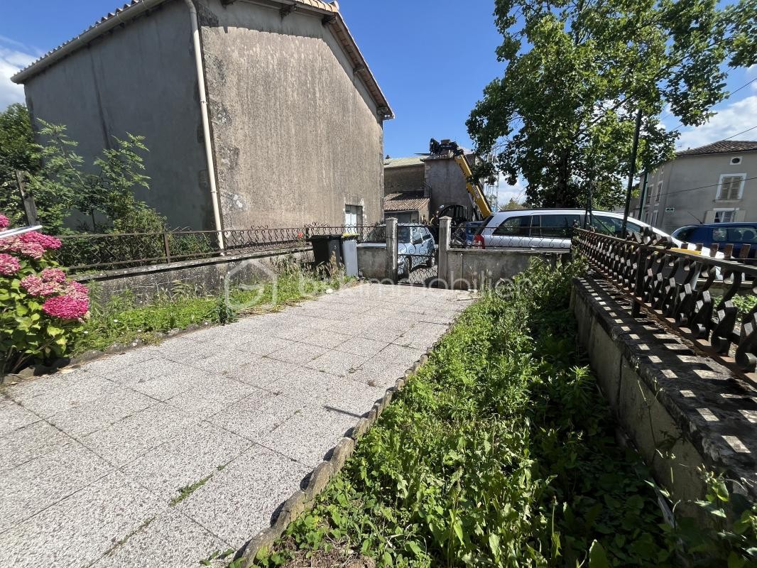 Vente Maison à Saint-Georges-de-Noisné 5 pièces