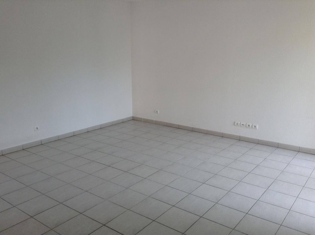 Location Appartement à Saint-Quentin-de-Baron 3 pièces