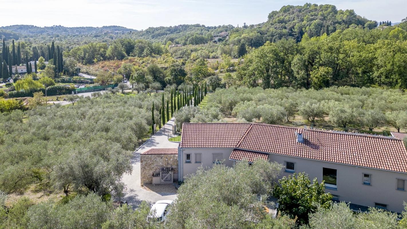 Vente Maison à Châteauneuf-Grasse 9 pièces