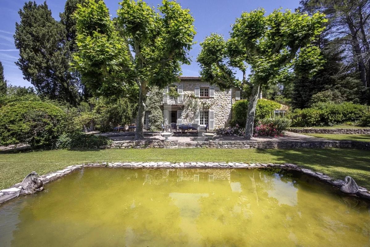 Vente Maison à Châteauneuf-Grasse 16 pièces