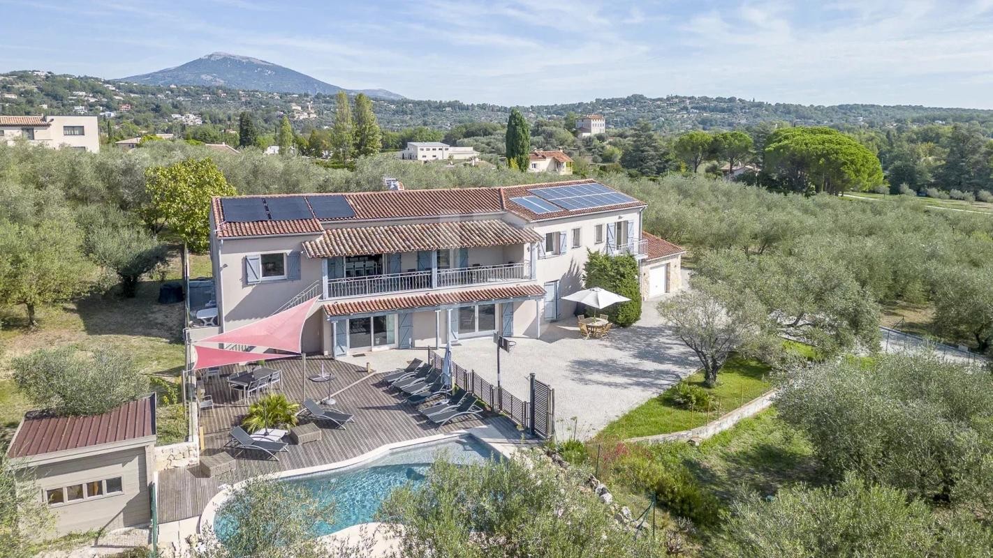 Vente Maison à Châteauneuf-Grasse 9 pièces