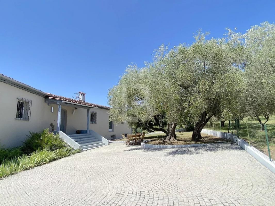 Vente Maison à Châteauneuf-Grasse 9 pièces