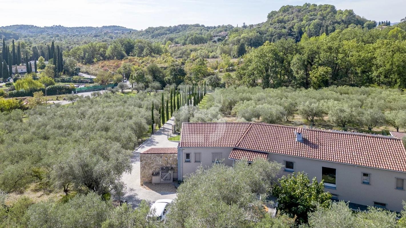 Vente Maison à Châteauneuf-Grasse 9 pièces