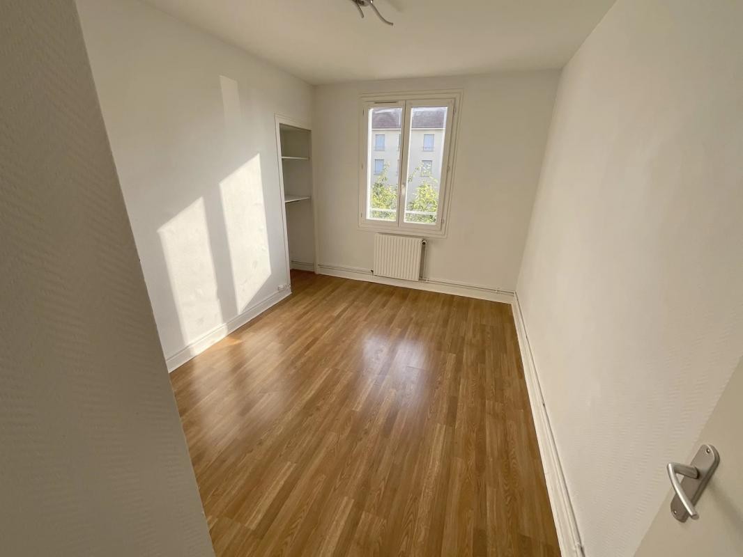 Vente Appartement à Sainte-Savine 5 pièces