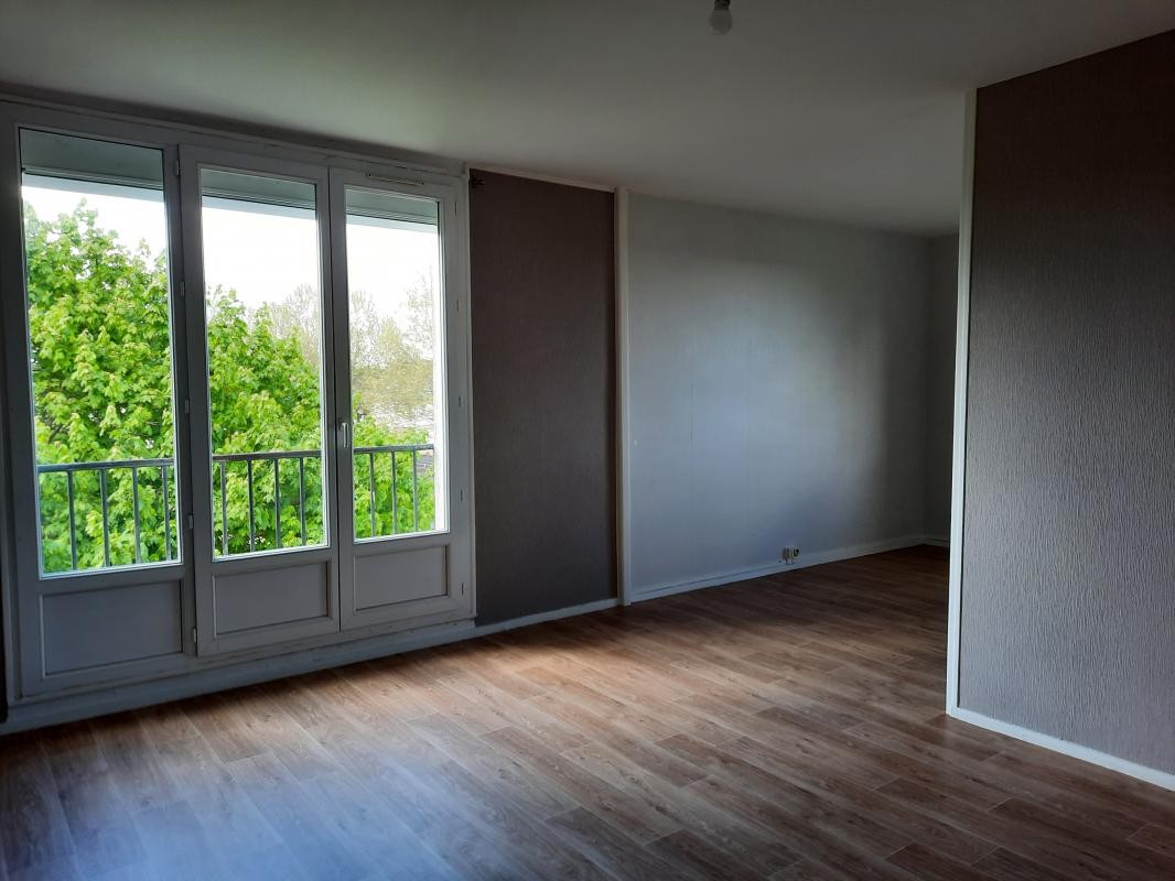 Location Appartement à la Châtre 5 pièces