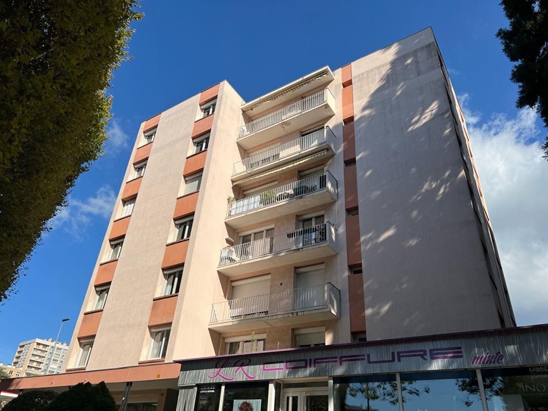 Vente Appartement à Saint-Étienne 8 pièces