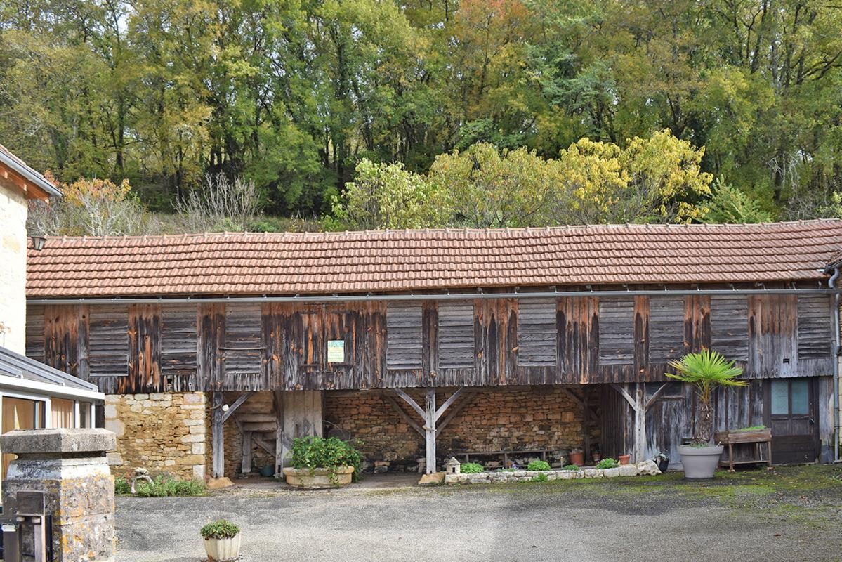 Vente Maison à Saint-Amand-de-Coly 6 pièces