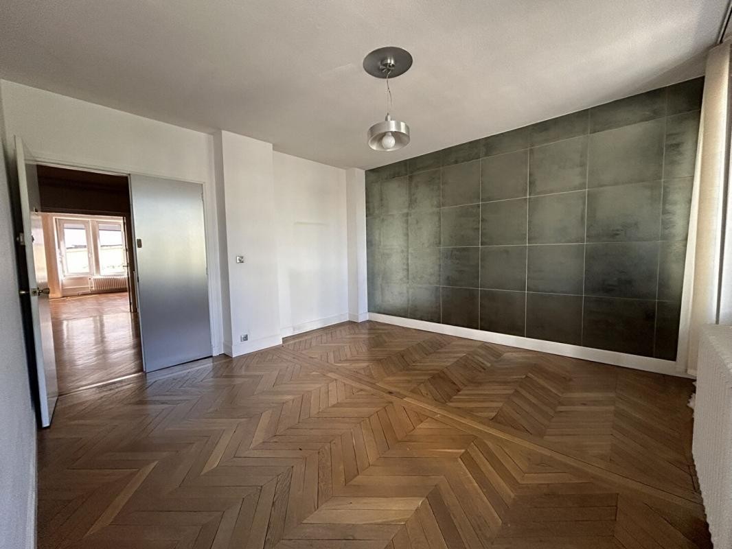 Vente Appartement à Clermont-Ferrand 8 pièces