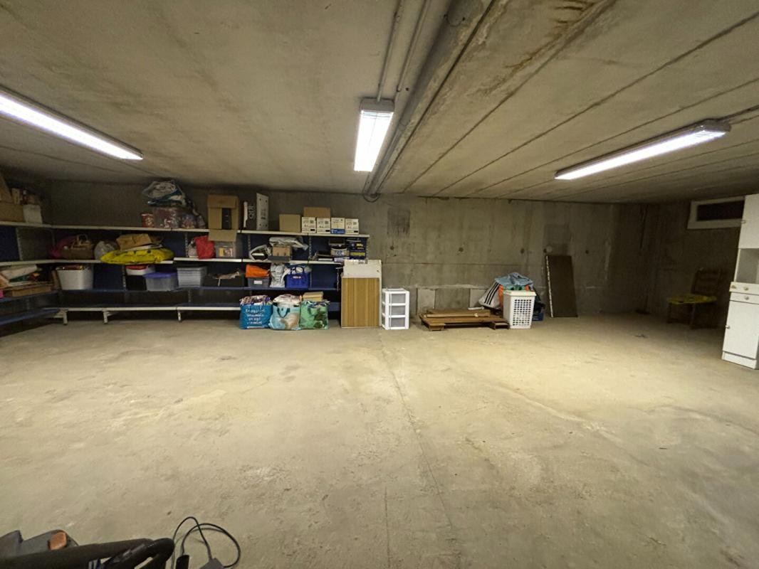 Vente Garage / Parking à Lyon 8e arrondissement 3 pièces