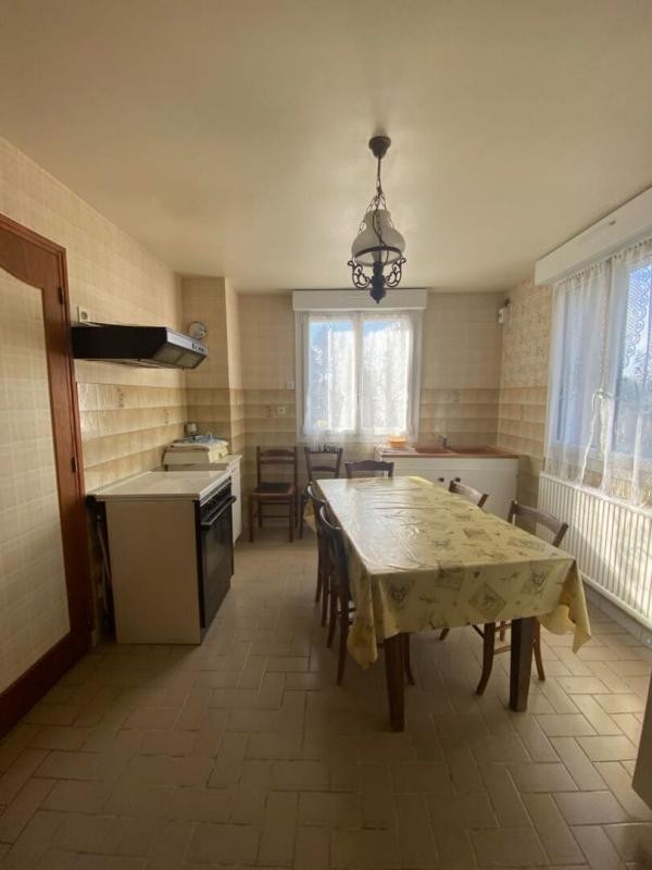 Vente Maison à Saint-Yrieix-la-Perche 6 pièces