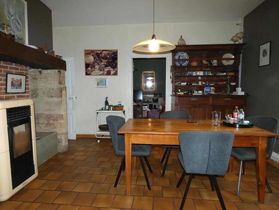 Vente Maison à Génis 8 pièces