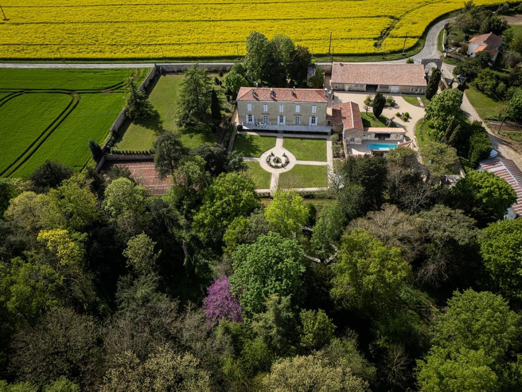 Vente Maison à Fontenay-le-Comte 12 pièces