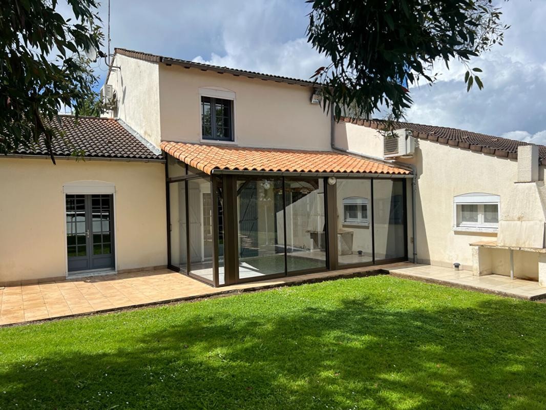 Vente Maison à Saint-Martin-de-Saint-Maixent 10 pièces