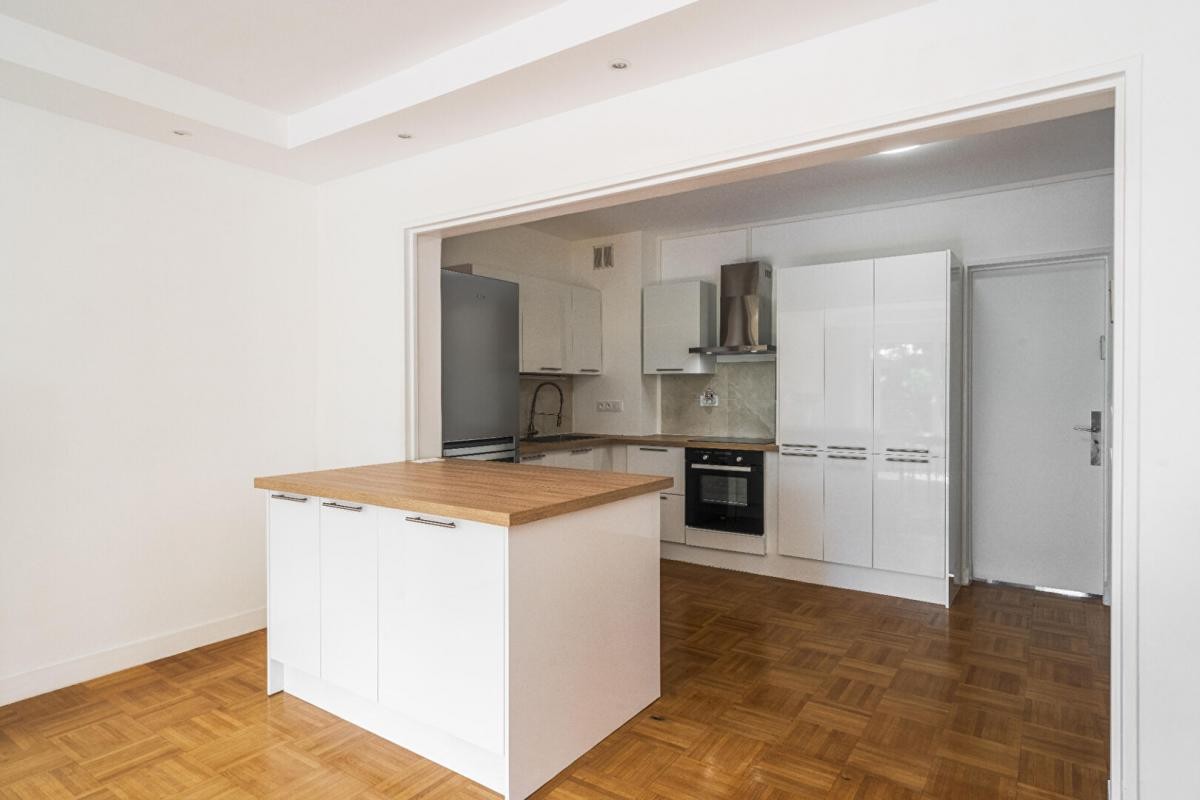 Vente Appartement à Paris Buttes-Chaumont 19e arrondissement 5 pièces