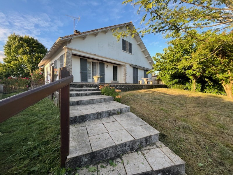 Vente Maison à Montjean 8 pièces