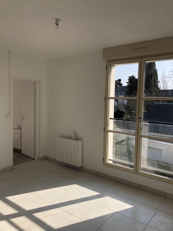 Location Appartement à Neuville-aux-Bois 2 pièces