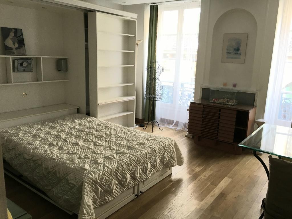 Location Appartement à Paris Élysée  8e arrondissement 3 pièces