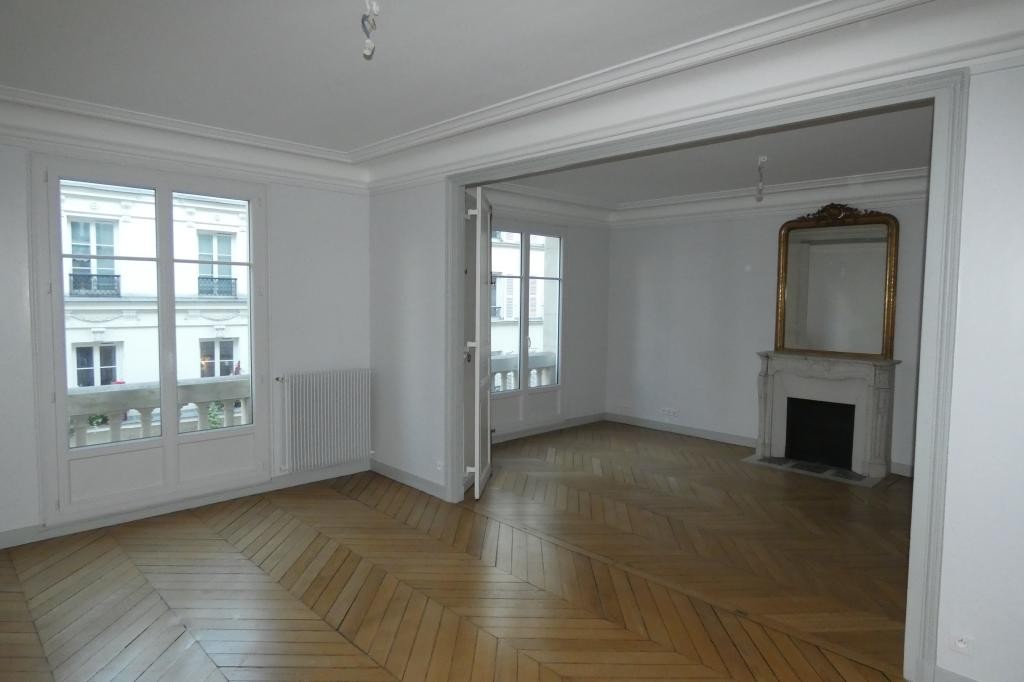 Location Appartement à Paris Butte-Montmartre 18e arrondissement 3 pièces