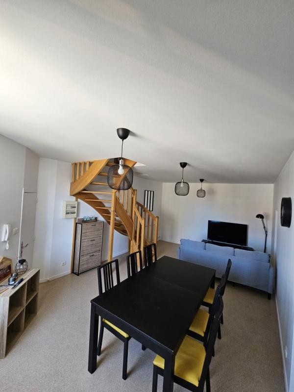 Location Appartement à Saint-Bonnet-le-Château 2 pièces