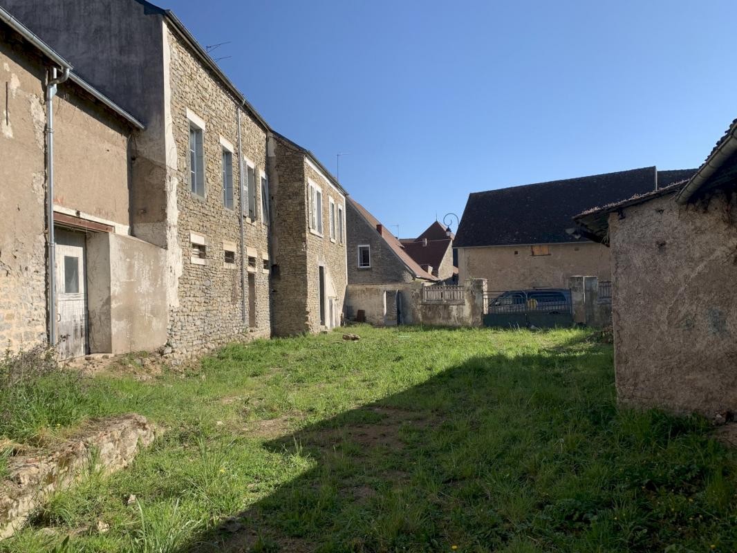 Vente Appartement à Corbigny 11 pièces