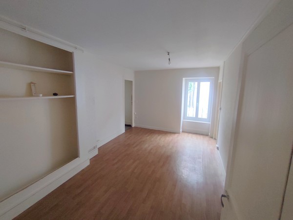 Location Appartement à Ayat-sur-Sioule 3 pièces