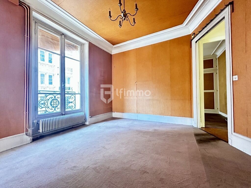 Vente Appartement à Paris Butte-Montmartre 18e arrondissement 3 pièces